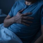 Despertarse con el corazón acelerado: causas comunes Despertar con el corazon acelerado