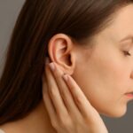 Escuchar pulsaciones en el oído: es normal? escuchar latidos en el oido