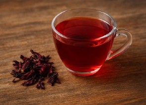 El té de hibisco sirve para bajar la presión